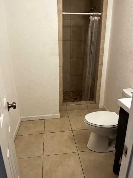 Building Photo - 618 Marchmont Ln