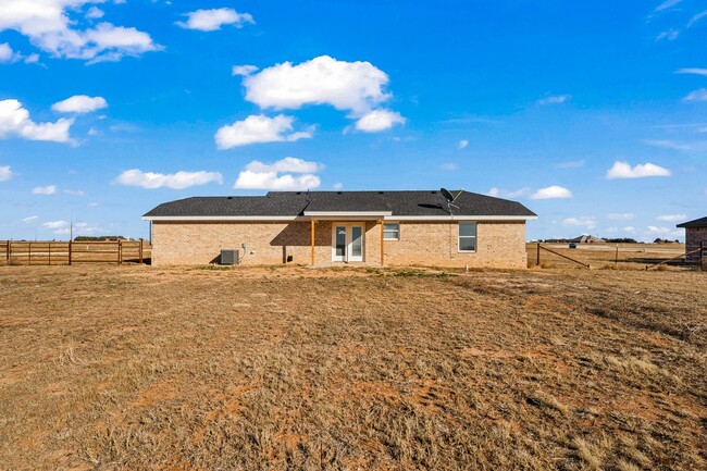 Building Photo - Brand New 3 Bedroom Homes on 1 Acre Lots!