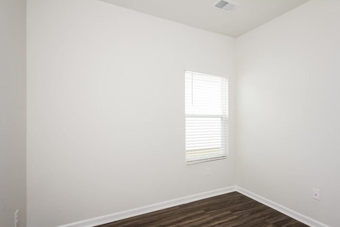 Building Photo - 183 Dorian Lp
