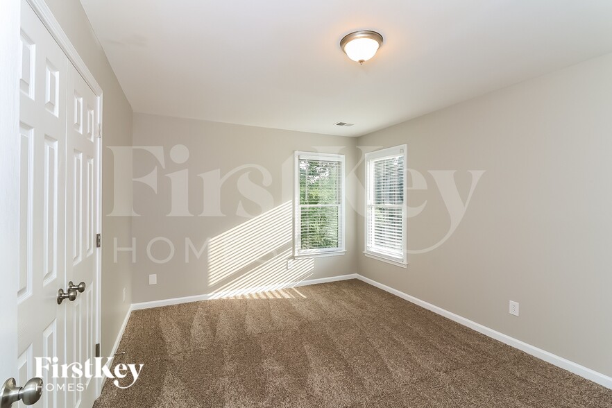 Building Photo - 5022 Kendall Station NW