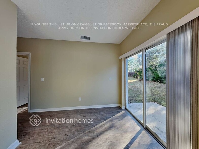 Building Photo - 4204 Forest Island Dr