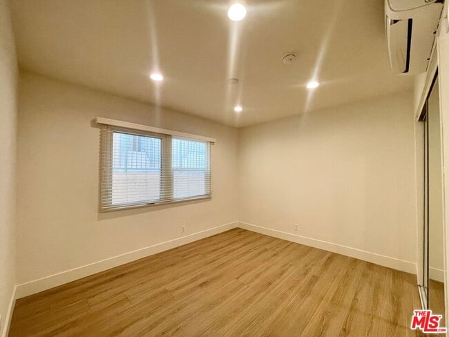 Building Photo - 4441 Tujunga Ave