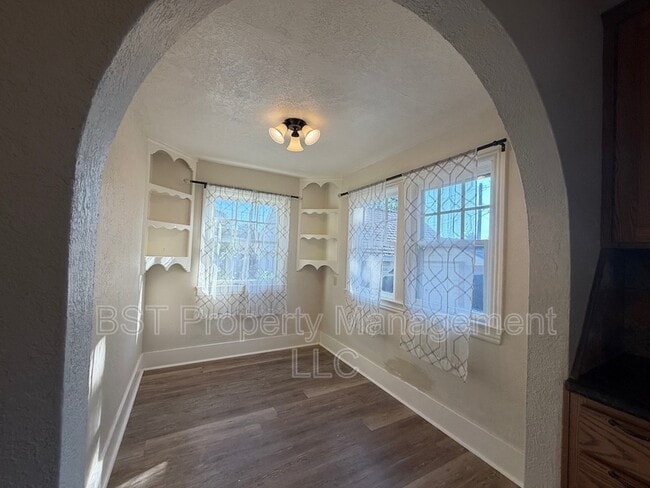 Building Photo - 1435 18th St NE