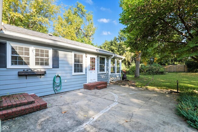 Building Photo - 2922 E Smoky Row