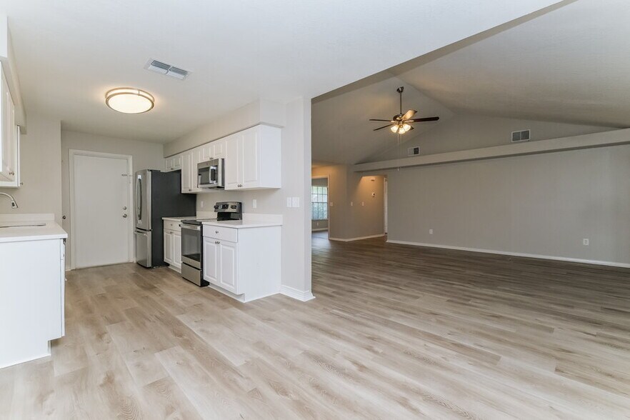 Building Photo - 15706 Crying Wind Dr