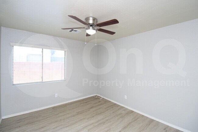 Building Photo - 5406 W Ian Dr