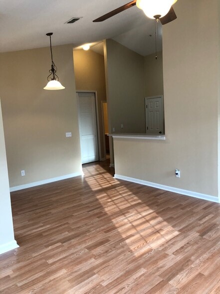 Breakfast Bar - 575 Oakleaf Plantation Pkwy