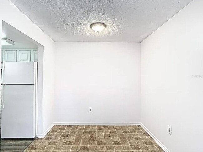 Building Photo - 2549 N Alafaya Trail