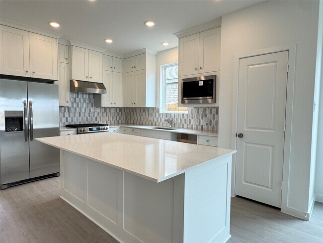 Building Photo - 6423 Green Pedal Ln