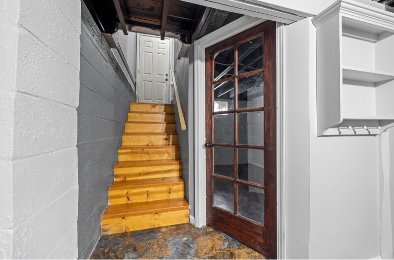 Building Photo - 3661 St Marguerite Ln