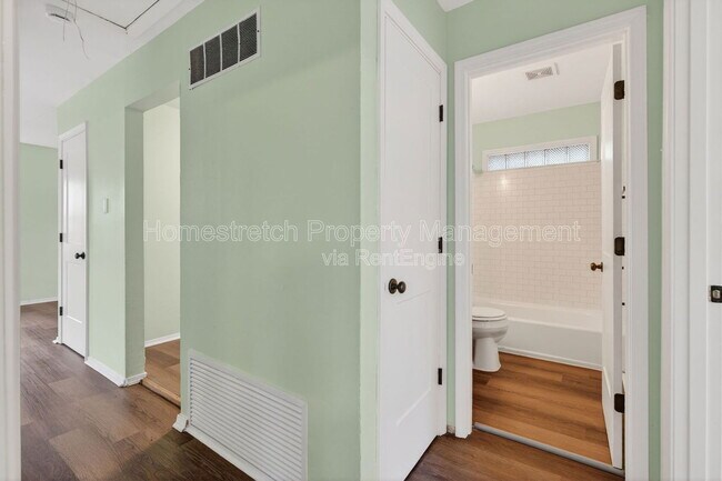 Building Photo - 437 Lancashire Rd