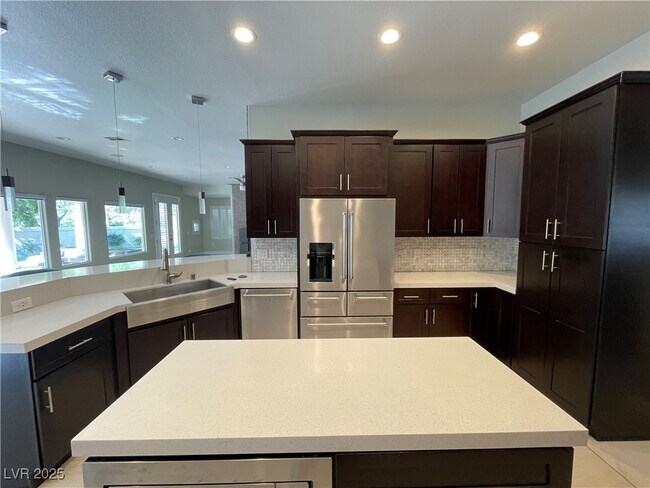 Building Photo - 2609 Sun Reef Rd
