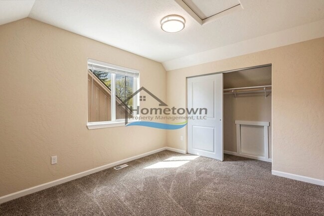 Building Photo - Craftsman-Style Home in Coeur d'Alene with 2 Bedrooms, 1.5 Bathrooms!