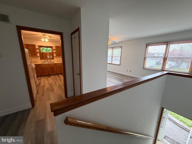 Building Photo - 122 Pine Glen Rd