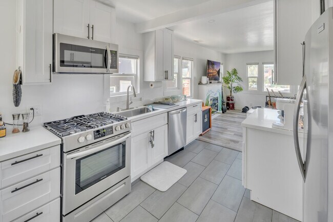 Building Photo - 4129 Vermont St