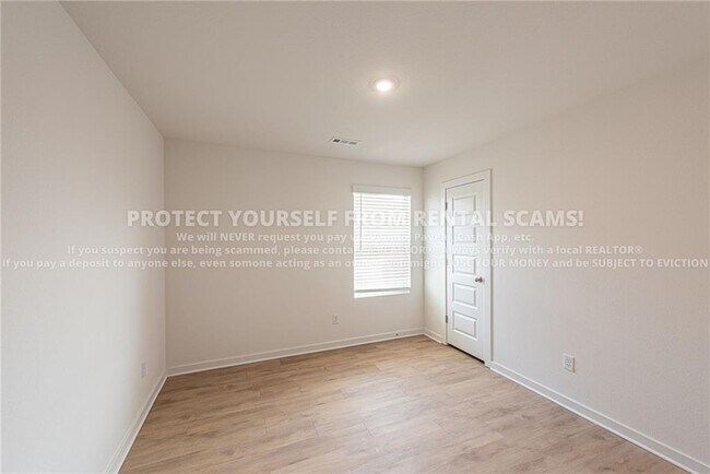 Building Photo - 3031 Laredo Ln