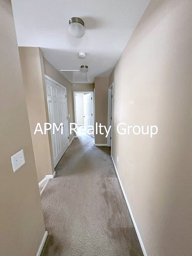 Building Photo - Saluda Springs Townhome