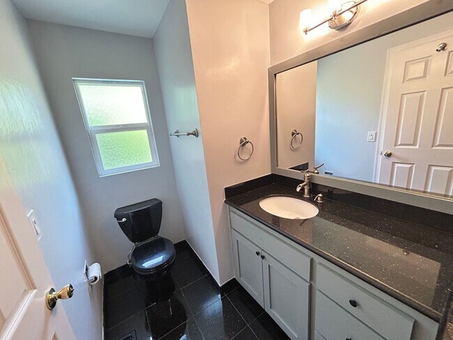 Building Photo - Spacious West Hill Gem – 4 Bed, 3 Bath wit...