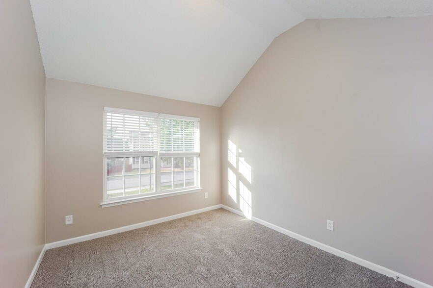 Building Photo - 310 Blue Sail Ln