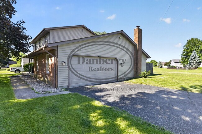 Building Photo - 3018 Gleneagle Dr