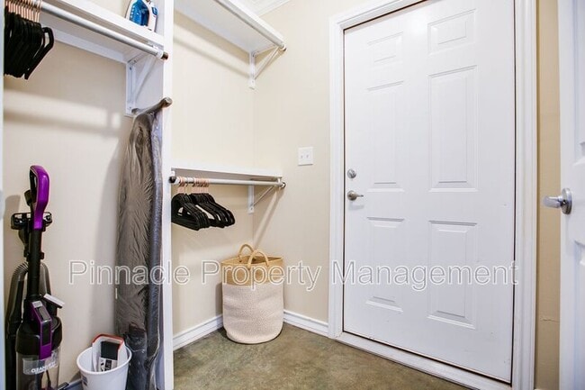 Building Photo - 350 W Ave L