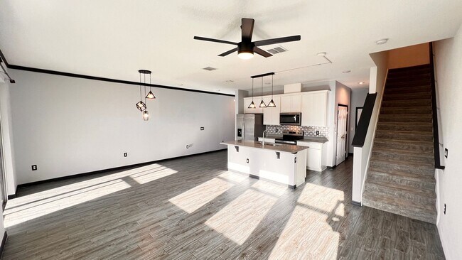 Building Photo - Beautiful, Resort-Style Living with this 3...