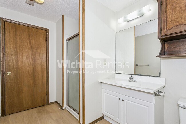 Building Photo - 2339 N Rutland Ct