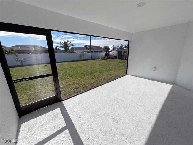 Building Photo - 1422 SW 10th St