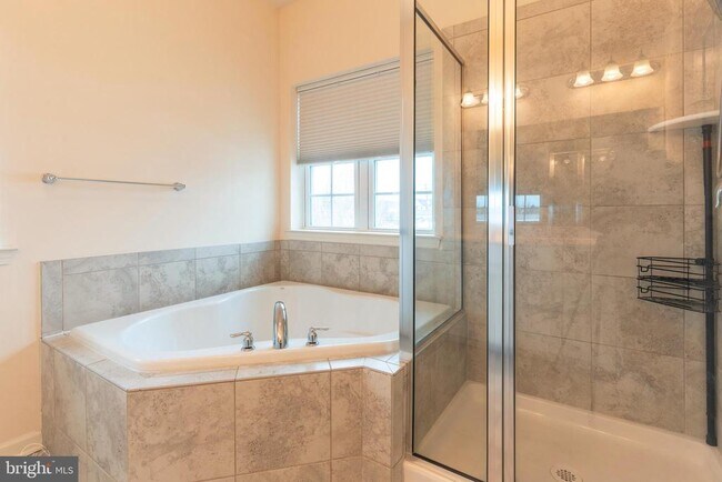 Building Photo - 2305 Maci's Cir