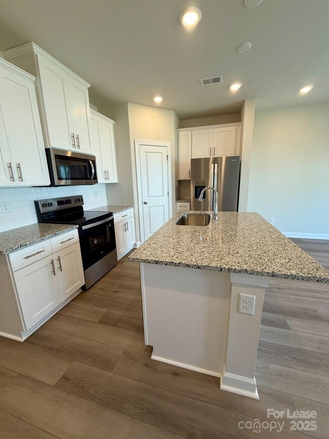 Building Photo - 1719 Braemar Vlg Dr