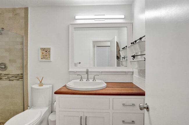 Building Photo - 2501 S Ocean Blvd