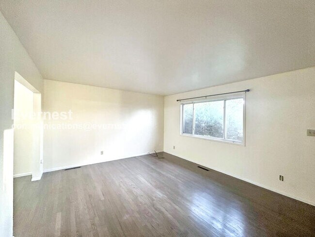 Building Photo - 808 S Sheridan Ave