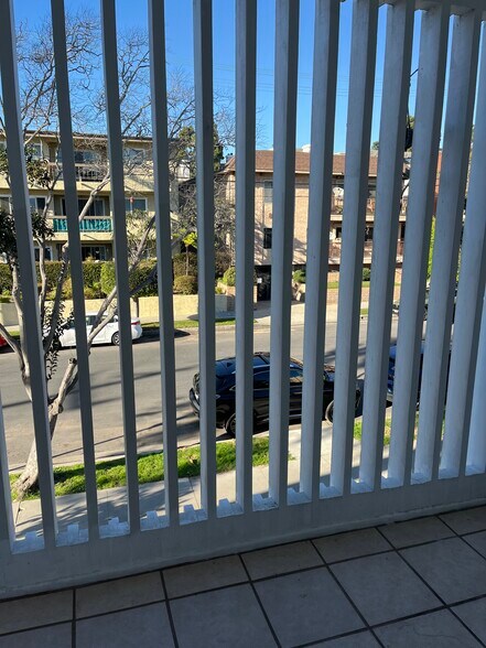 Building Photo - 8056 Redlands St