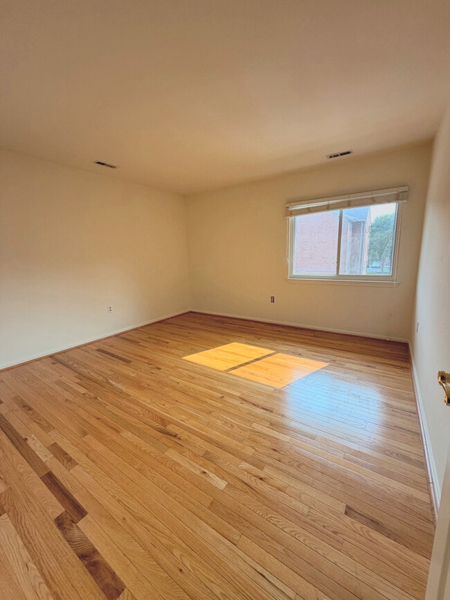 Building Photo - 3800 Meghan Dr
