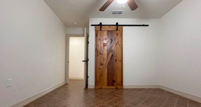 Building Photo - China Grove 4 bedroom, 3 bathroom
