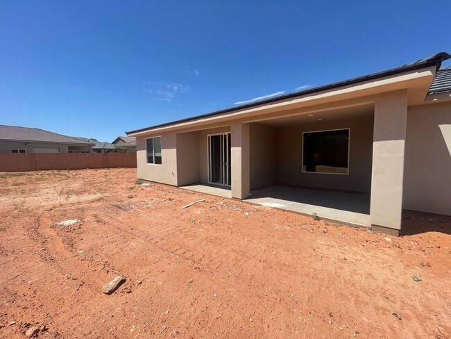 Building Photo - PET FRIENDLY!!! 4 Bedroom Home next to SAND HOLLOW STATE PARK!!