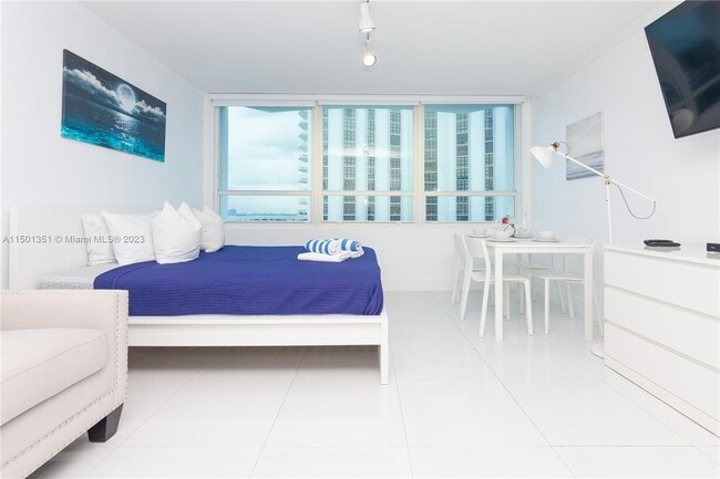 Building Photo - 5445 Collins Ave