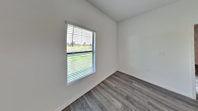 Building Photo - 4028 SW 7th Pl