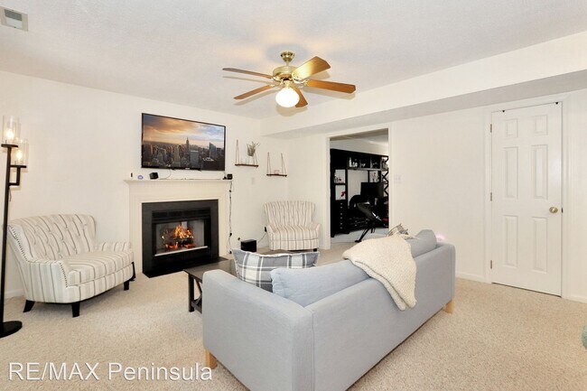 Building Photo - 4 br, 2.5 bath House - 304 Charity Lane