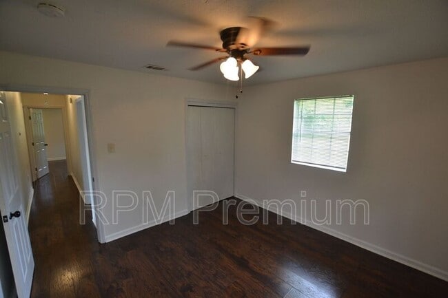 Building Photo - 1857 Theron Dr