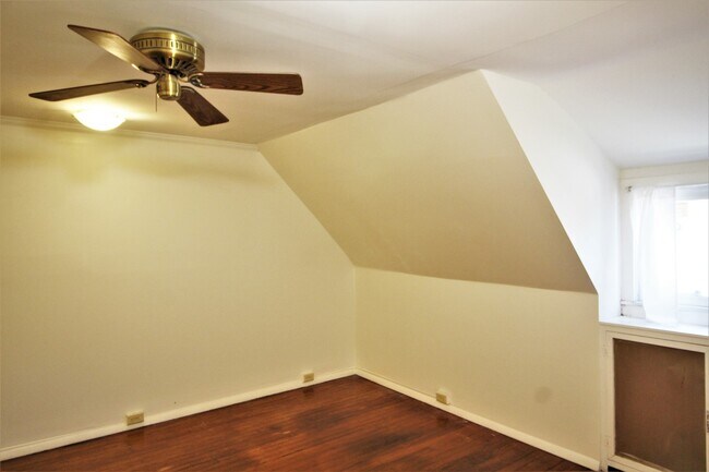 Building Photo - 2026/2027 Off-Campus JHU Spacious 5bd/2ba Rowhome OSP & W/D! Available 6/8