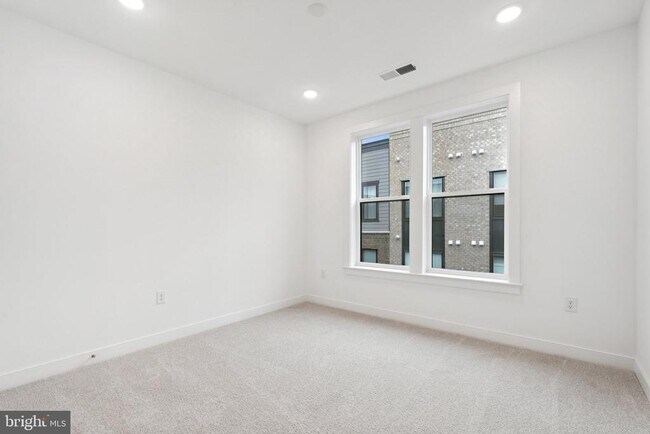 Building Photo - 21731 Dovekie Ter