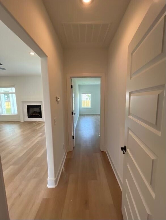 Building Photo - 5837 Lavender Ave