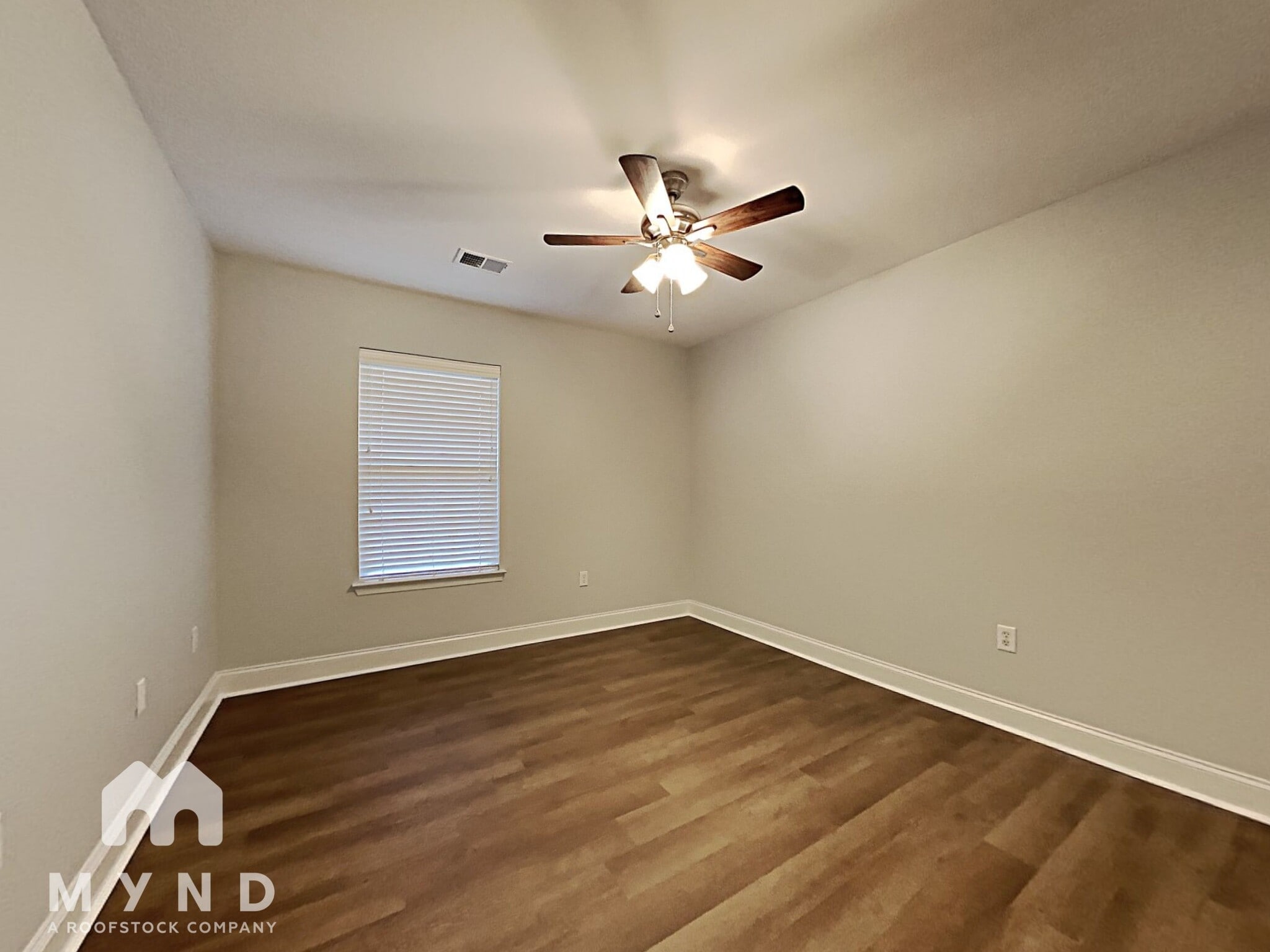 Building Photo - 2086 Edgewood Dr