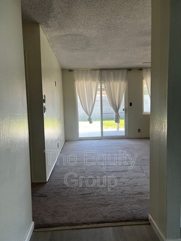 Building Photo - 1065 Lassen Dr