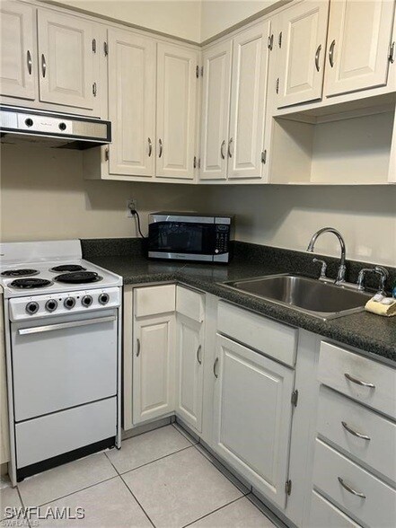 Building Photo - 190 N Collier Blvd