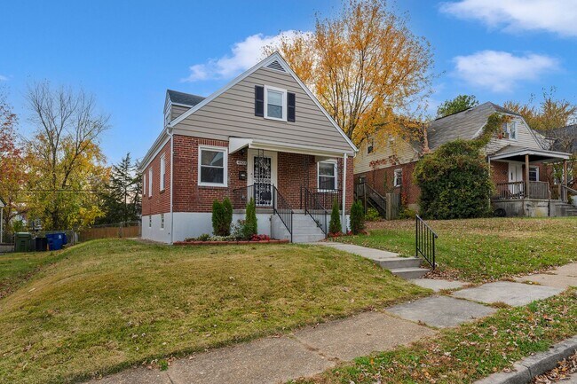 Building Photo - 4923 Lasalle Ave