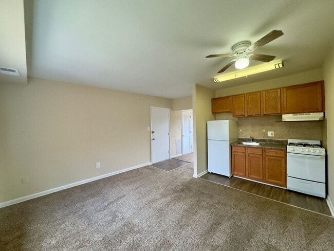 Primary Photo - 3500 Beech Ave