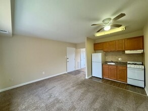 Building Photo - 3500 Beech Ave