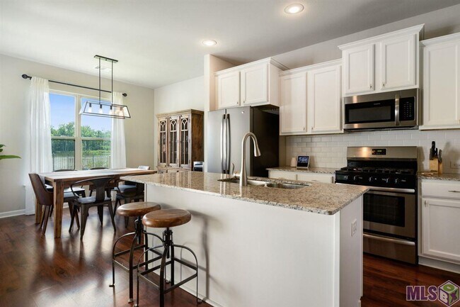 Building Photo - 3 Bedroom Home with Stunning Lake Views in Pelican Lakes Subdivision